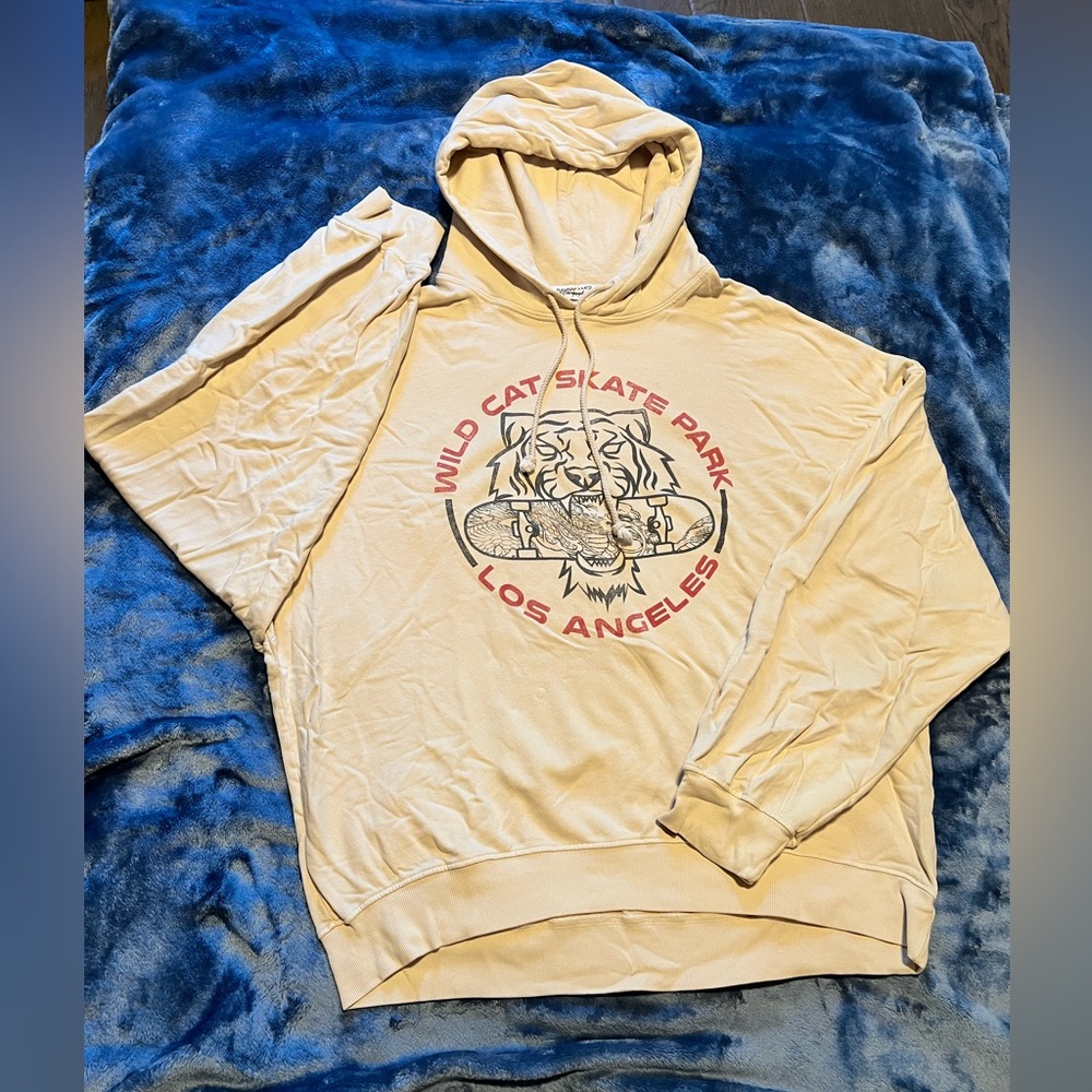 DAYDREAMER by Free People “Wild Cat Skate Park” graphics Hoodie❣️
